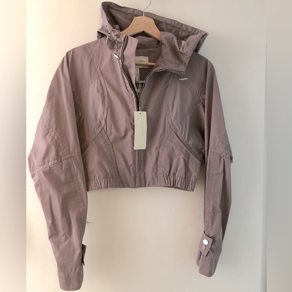 BCBGMaxAzria Jackets & Blazers - NWT BCBG Max Azria Runway Limited Edition cropped lightweight jacket